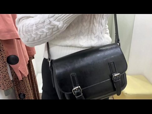 ❤️ Masturbazione publica di a ghjovana cagna FeralBerry cù un dildo in a sala di prove Porno à co.novoporn.ru ️❤